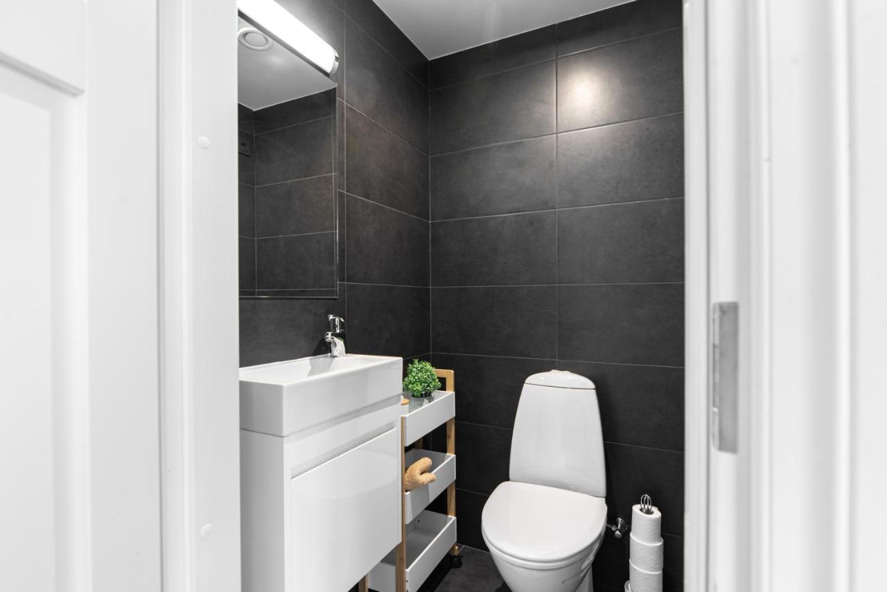 Airhome - Black&White Tallin Zewnętrze zdjęcie